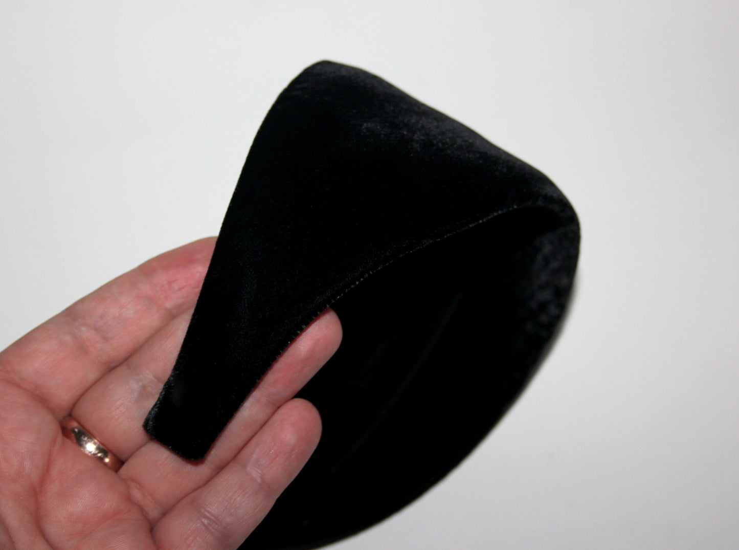Black silk velvet headband for women, wide adjustable hairband, plastic free