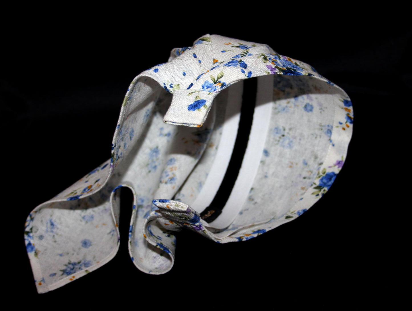 Triangle bandana headband Off White & Blue Rose linen head kerchief Retro summer bandana