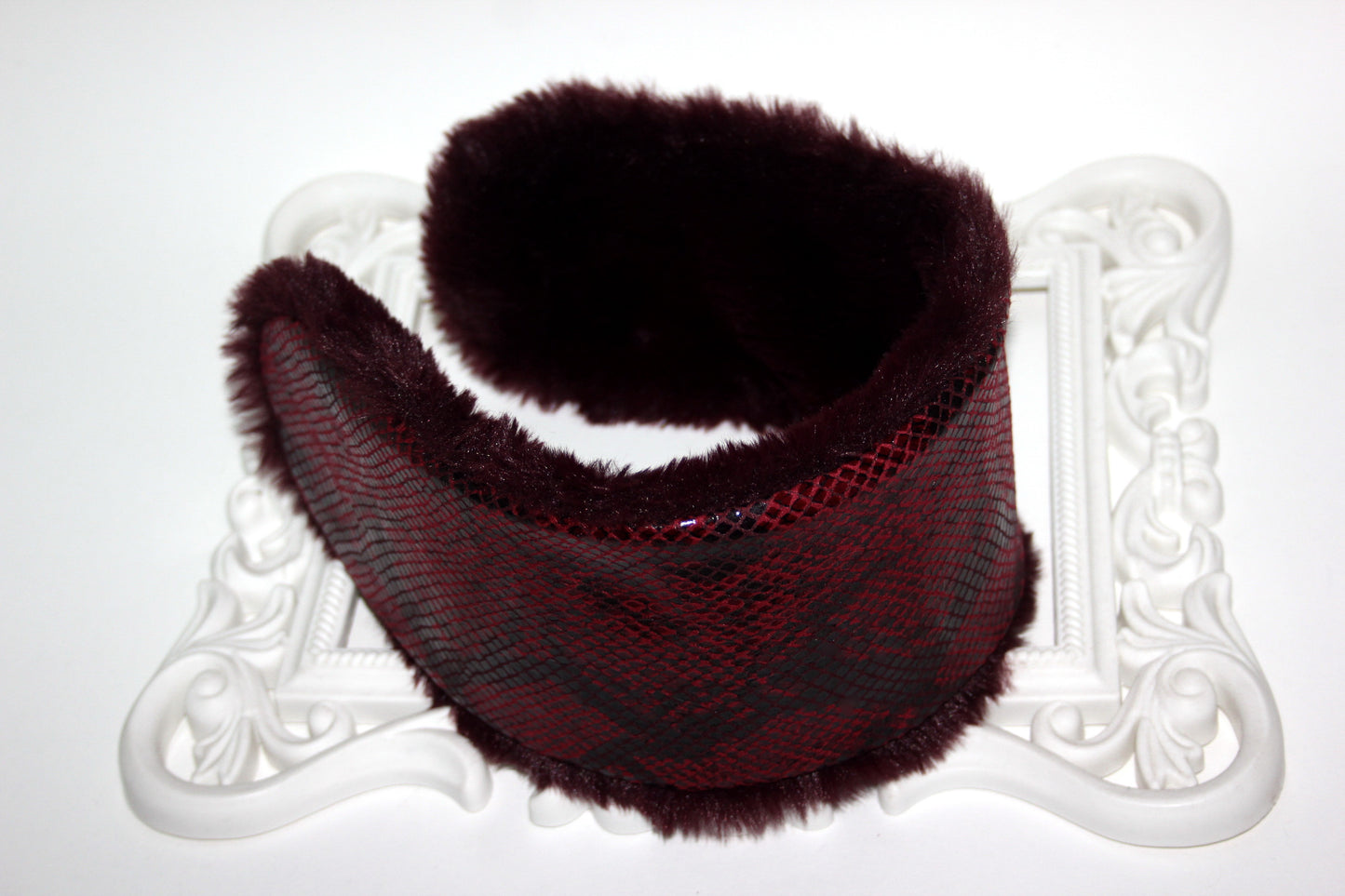 Luxury Dark Red Snake print warm earmuffs Stylish and warm ear cover