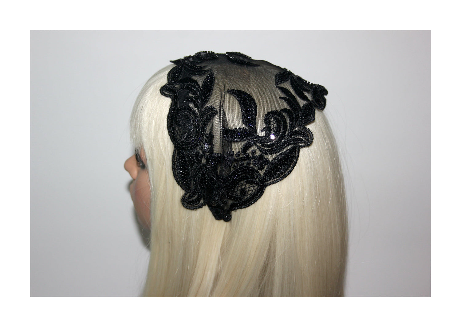 CHRISTIAN LACE VEIL