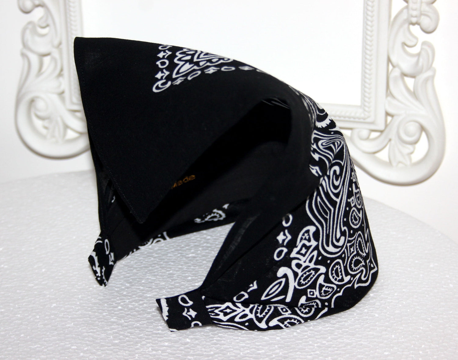 STRUCTURED BANDANAS