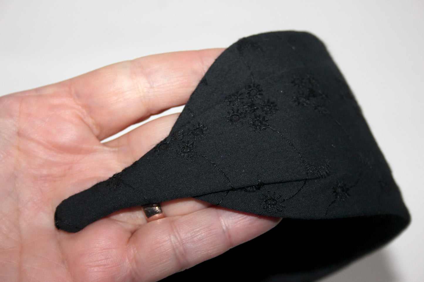 Black eyelet cotton flat headband with thin ends, plastic free... NEW