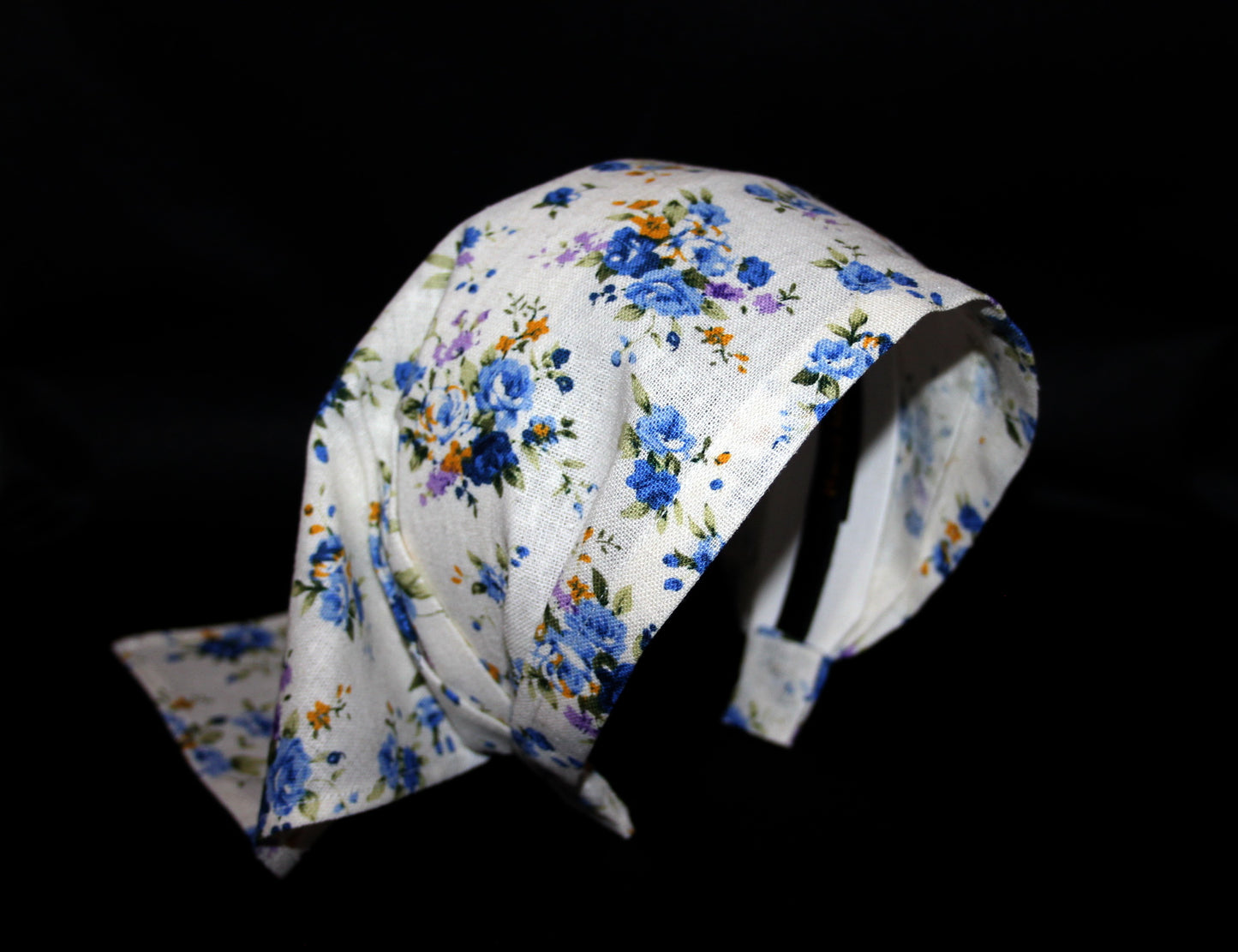 Triangle bandana headband Off White & Blue Rose linen head kerchief Retro summer bandana