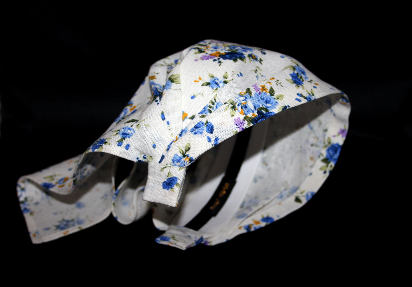 Triangle bandana headband Off White & Blue Rose linen head kerchief Retro summer bandana
