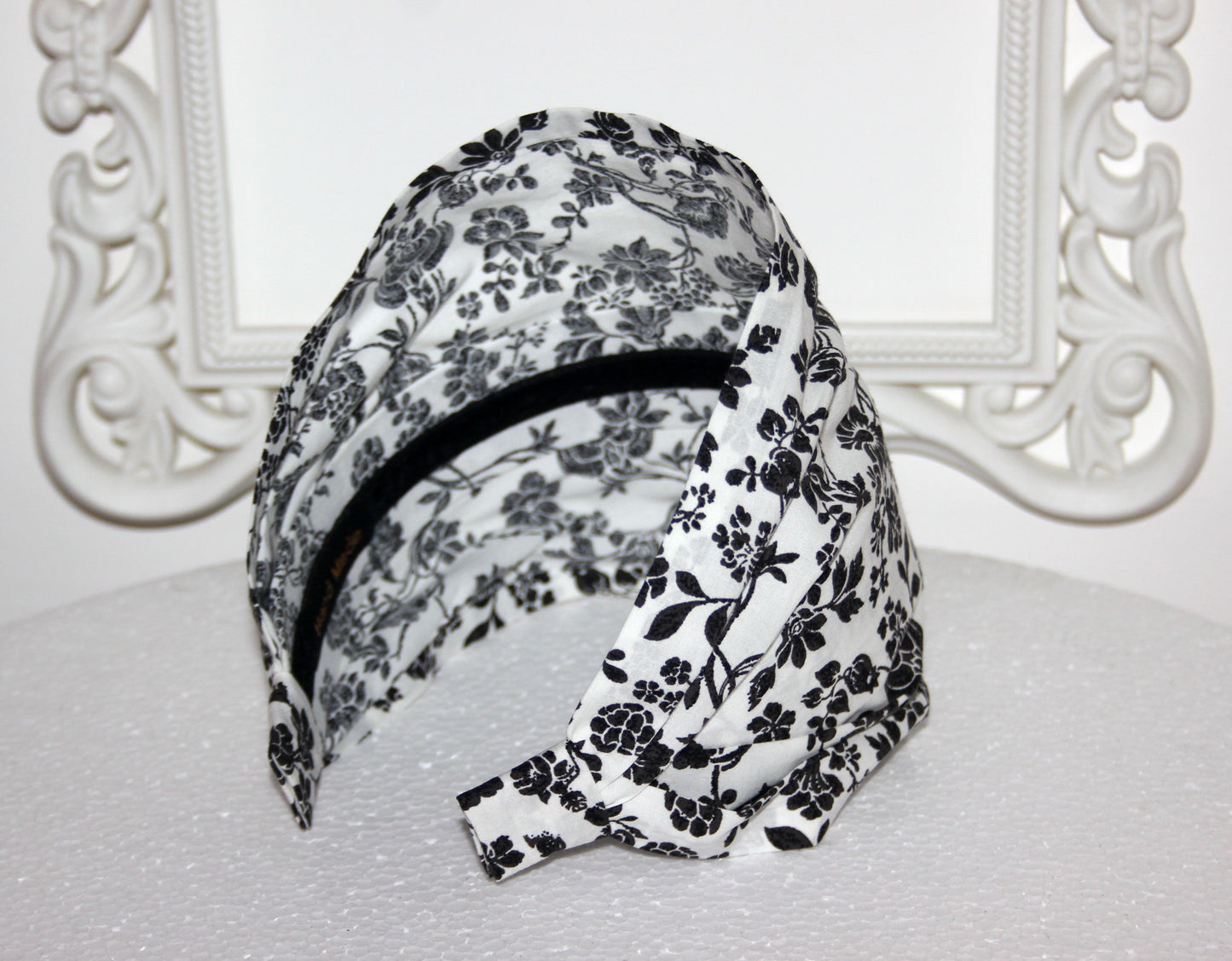 Batiste Bandana Headband White & Black flower print hairband scarf, Extra wide structured no slip headband for women