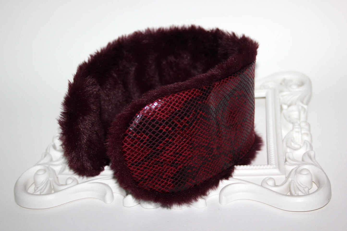 Luxury Dark Red Snake print warm earmuffs Stylish and warm ear cover