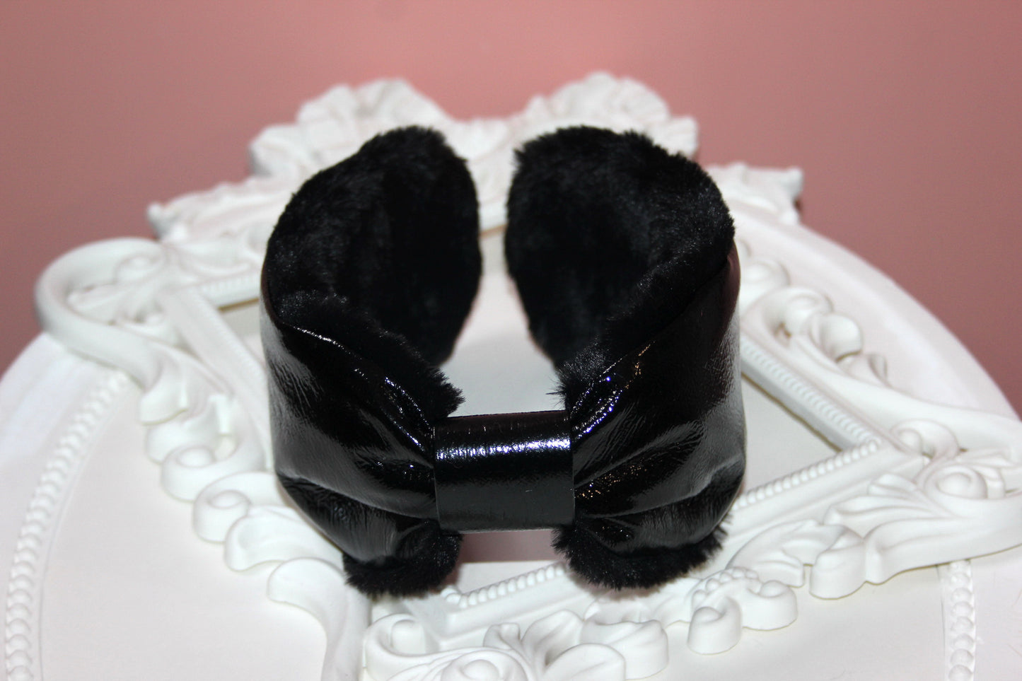 Black woman earmuffs patent leather Faux fur fluffy ear muffs skiing headphones