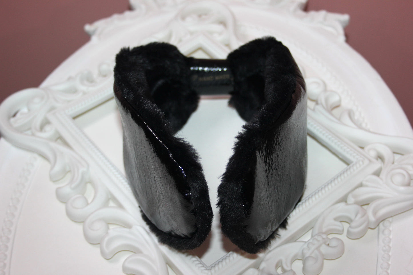 Black woman earmuffs patent leather Faux fur fluffy ear muffs skiing headphones