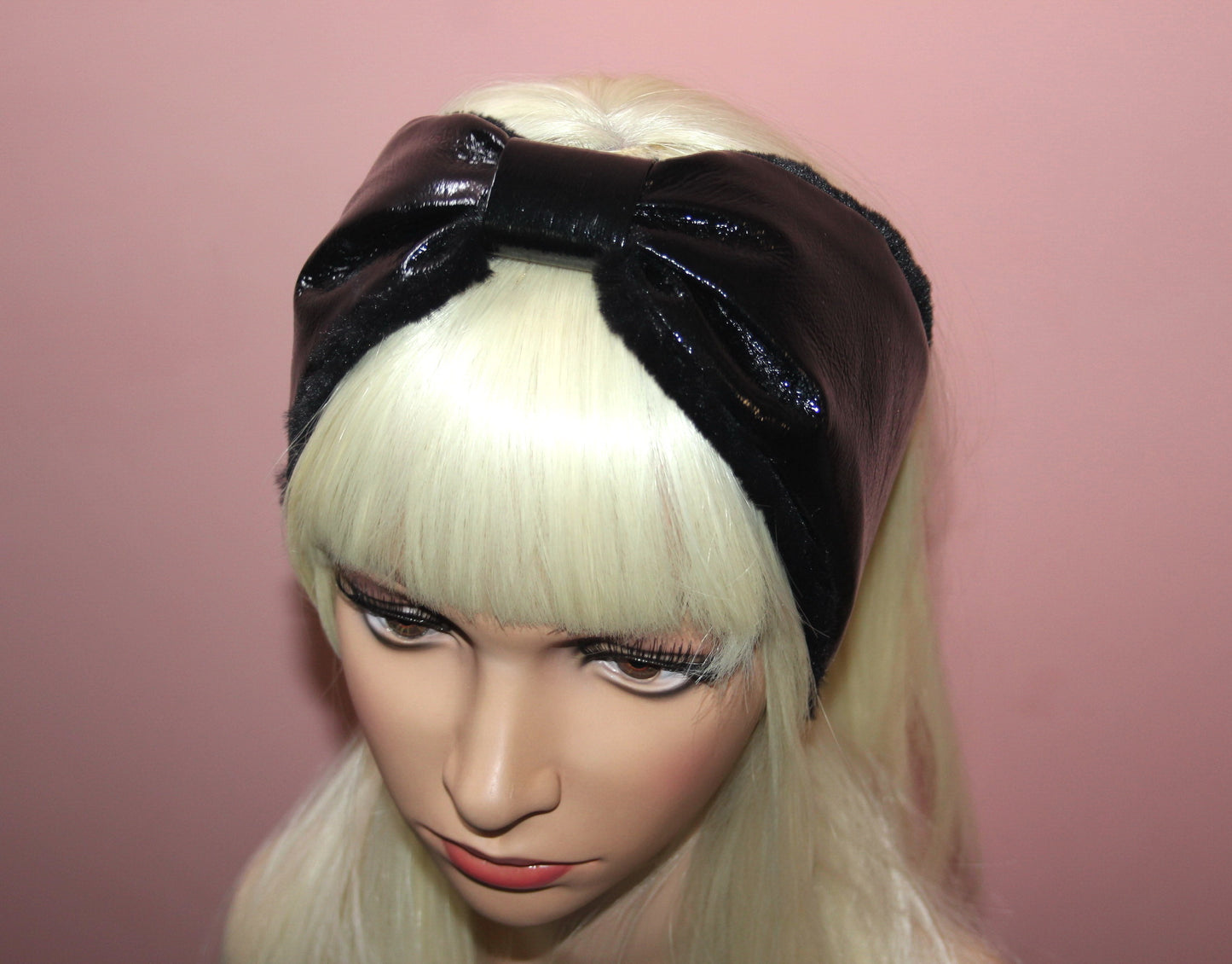 Black woman earmuffs patent leather Faux fur fluffy ear muffs skiing headphones