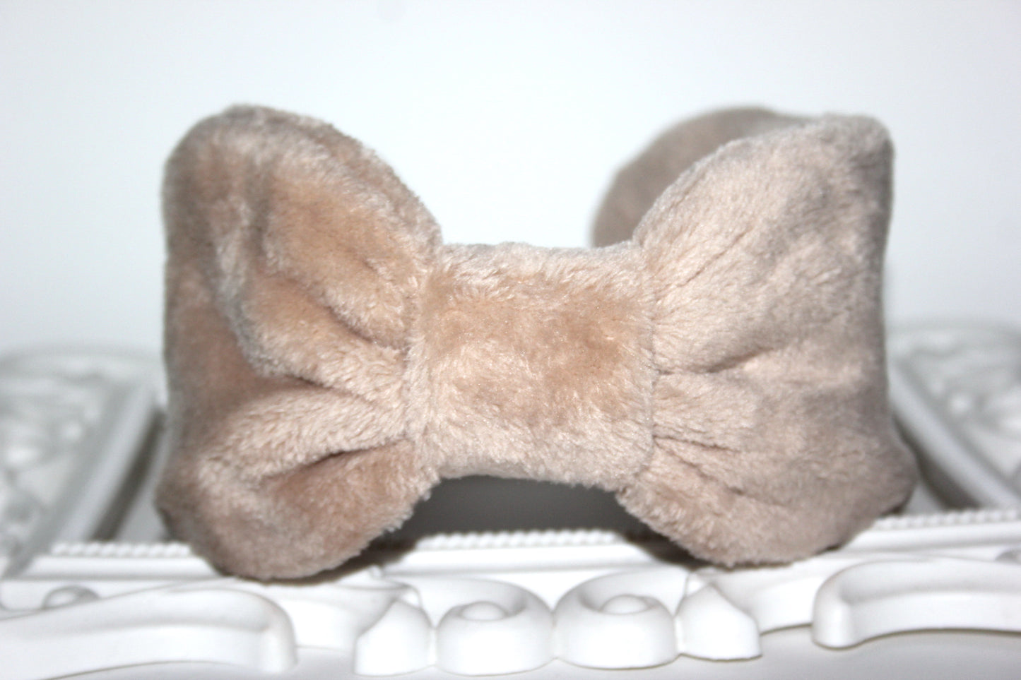 Fluffy ear warmer Beige faux fur earmuffs women Headband turban Warm headphones